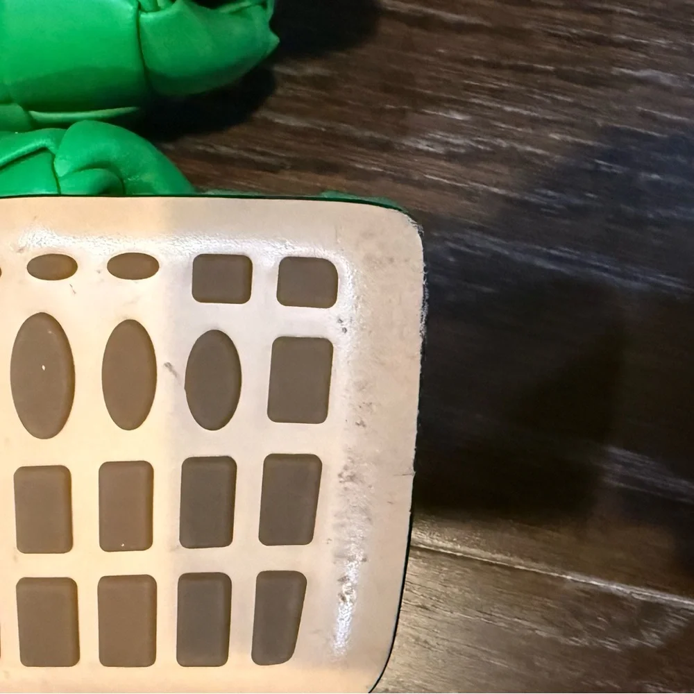 Bottega Veneta Lido Sandals in Green (Grass) - Picture 7 of 12